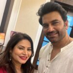 Megha Dhade Instagram - छत्रपती शिवाजी महाराज यांची वाघनखे ब्रिटन येथून भारतात आणण्यासाठी चा सामंजस्य करार यशस्वीरित्या संपन्न केल्याबद्दल माननीय श्री सुधीर भाऊ मुनगंटीवार (मंत्री सांस्कृतिक वनविभाग व मत्स्य विकास मंत्री) यांचा सत्कार समारंभ पर्णकुटी येथे त्यांच्या निवासस्थानी आयोजित करण्यात आला होता. या वेळी चित्रपट सृष्टीतील अनेक मान्यवर कलाकार मंडळी उपस्थित होते दिग्दर्शक श्री सुभाष घई , महेश कोठारे, सुप्रसिद्ध अभिनेते जॅकी श्रॉफ ,शरद केळकर , संदीप कुलकर्णी , सौरव गोखले, शिव ठाकरे ,माधव देवचके ,भारत गणेशपुरे ,नूतन जयंत , तेज सुप्रू व चित्रपट कामगार सेनेचे अध्यक्ष संदीप घुगे व अनेक मान्यवरांच्या हस्ते माननीय मंत्री श्री सुधीर भाऊ मुनगंटीवार यांचा सत्कार करण्यात आला . छत्रपती शिवरायांची वाघनखे भारतात परत आणण्यासाठीचे त्यांनी घेतलेले अथक परिश्रम व प्रयत्न यासाठी त्यांचे मनापासून आभार मानले व अभिनंदन केले . यावेळी सुधीर भाऊंनी चित्रपटसृष्टीसाठी घेतलेल्या अनेक नवीन योजनांची माहिती व नवनवीन योजना ज्या चित्रपटसृष्टीत अतिशय महत्त्वाच्या ठरतील अशा निर्णयांबद्दल आमच्याशी चर्चा केली . खरोखर सुधीर भाऊ महाराष्ट्राच्या प्रत्येक शिवभक्ताचावतीने व तसेच आम्हा तमाम कलाकारांच्या वतीने तुमचे मानावे तेवढे आभार थोडेच आहे पुन्हा एकदा कृतज्ञता व्यक्त करून मनापासूनधन्यवाद म्हणते 🙏. जय शिवराय वंदे मातरम् 🚩🇮🇳 मेघा धाडे 🙏🚩 @sudhir.mungantiwar @BJP4Maharashtra @bjp4maharashtra @ckbawankule @devendra_fadnavis @mieknathshinde @prreeyaberde Berde Prreeya @shivthakare9 @sharadkelkar @apnabhidu @sandesh_ghuge_ #विक्रांतबाळासाहेबपाटीलsandeepghuge #vijaychowdhari #chandrashekarbawankhule #devendrafadnavisformaharashtra Mumbai, Maharashtra
