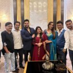 Megha Dhade Instagram - छत्रपती शिवाजी महाराज यांची वाघनखे ब्रिटन येथून भारतात आणण्यासाठी चा सामंजस्य करार यशस्वीरित्या संपन्न केल्याबद्दल माननीय श्री सुधीर भाऊ मुनगंटीवार (मंत्री सांस्कृतिक वनविभाग व मत्स्य विकास मंत्री) यांचा सत्कार समारंभ पर्णकुटी येथे त्यांच्या निवासस्थानी आयोजित करण्यात आला होता. या वेळी चित्रपट सृष्टीतील अनेक मान्यवर कलाकार मंडळी उपस्थित होते दिग्दर्शक श्री सुभाष घई , महेश कोठारे, सुप्रसिद्ध अभिनेते जॅकी श्रॉफ ,शरद केळकर , संदीप कुलकर्णी , सौरव गोखले, शिव ठाकरे ,माधव देवचके ,भारत गणेशपुरे ,नूतन जयंत , तेज सुप्रू व चित्रपट कामगार सेनेचे अध्यक्ष संदीप घुगे व अनेक मान्यवरांच्या हस्ते माननीय मंत्री श्री सुधीर भाऊ मुनगंटीवार यांचा सत्कार करण्यात आला . छत्रपती शिवरायांची वाघनखे भारतात परत आणण्यासाठीचे त्यांनी घेतलेले अथक परिश्रम व प्रयत्न यासाठी त्यांचे मनापासून आभार मानले व अभिनंदन केले . यावेळी सुधीर भाऊंनी चित्रपटसृष्टीसाठी घेतलेल्या अनेक नवीन योजनांची माहिती व नवनवीन योजना ज्या चित्रपटसृष्टीत अतिशय महत्त्वाच्या ठरतील अशा निर्णयांबद्दल आमच्याशी चर्चा केली . खरोखर सुधीर भाऊ महाराष्ट्राच्या प्रत्येक शिवभक्ताचावतीने व तसेच आम्हा तमाम कलाकारांच्या वतीने तुमचे मानावे तेवढे आभार थोडेच आहे पुन्हा एकदा कृतज्ञता व्यक्त करून मनापासूनधन्यवाद म्हणते 🙏. जय शिवराय वंदे मातरम् 🚩🇮🇳 मेघा धाडे 🙏🚩 @sudhir.mungantiwar @BJP4Maharashtra @bjp4maharashtra @ckbawankule @devendra_fadnavis @mieknathshinde @prreeyaberde Berde Prreeya @shivthakare9 @sharadkelkar @apnabhidu @sandesh_ghuge_ #विक्रांतबाळासाहेबपाटीलsandeepghuge #vijaychowdhari #chandrashekarbawankhule #devendrafadnavisformaharashtra Mumbai, Maharashtra