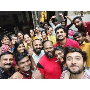 Meghashree Instagram - Punyavathi serial team ♥️ it is like family 🤗 miss you all😔 and I am so lucky to work in this beautiful project ♥️ everyday i learnt a lot in this project and this is the best team ever 🫶 nice working with you all and I love you all so so very much 🧿 and Thankyou so much everyone 🙏 colourful jasthi......😀❤️
.
.
#punyavathiserialteam♥️ #colourskannada #viralvideos #meghashreegowda #serial #memories 
.
.
@chandrakala.mohan.official
@bhuvana_official
@thebhuvisatya
@radha.jai06
@ashoka_ba_official
@manoja.official
@_thenameisajith
@_priyanka_ds
@archana.s.gaikwad
@vinay