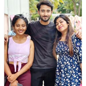 Meghashree Instagram - Punyavathi serial team ♥️ it is like family 🤗 miss you all😔 and I am so lucky to work in this beautiful project ♥️ everyday i learnt a lot in this project and this is the best team ever 🫶 nice working with you all and I love you all so so very much 🧿 and Thankyou so much everyone 🙏 colourful jasthi......😀❤️
.
.
#punyavathiserialteam♥️ #colourskannada #viralvideos #meghashreegowda #serial #memories 
.
.
@chandrakala.mohan.official
@bhuvana_official
@thebhuvisatya
@radha.jai06
@ashoka_ba_official
@manoja.official
@_thenameisajith
@_priyanka_ds
@archana.s.gaikwad
@vinay