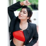 Meghashree Instagram - 🖤🖤🖤 . . #kicchasudeep #birthday #crushforever #picoftheday #photooftheday #boi #meghashree #foryo #fyp #instagood #instadaily #photo #viralphotos#beach #beachlover . . Pc:@rohan.photography._ Mua:@makeoverbysmithagowda Outfit:@pixie_yard_couture_studio