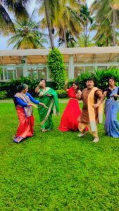 Meghashree Instagram - With PUNYAVATHI serial team 💁♥️🧿