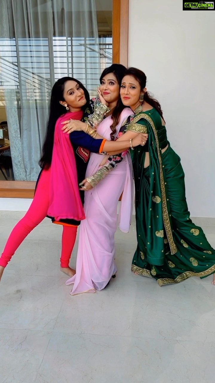 Meghashree Instagram - Ha ha ha 😂 @meghashree_official @archana.s.gaikwad @bhuvana_official