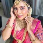 Meghashree Instagram - Makeup by @_makeupbyrohini_ss @meghashree_official Mentor @makeupbyyashugowda . . . . #fashionlook #muhuratamsaree #muhurthamlook #bookyourweddingday #booknonbridalmakeup