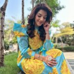 Mehrene Kaur Pirzada Instagram - 🌻 💛