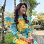 Mehrene Kaur Pirzada Instagram - 🌻 💛