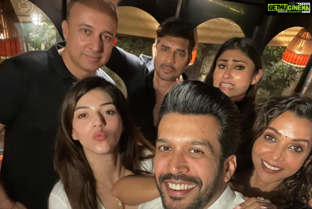 Mehrene Kaur Pirzada Instagram - Had a great time with these amazing people at the #SultanOfDelhi success party 💫 Thank you all for making our show No.1 and most importantly thank you for giving your reviews - your love is all that matters to us ❤️ #SoD PS: we didn’t decide to be colour coordinated. It just happened 😆 #blackandwhite