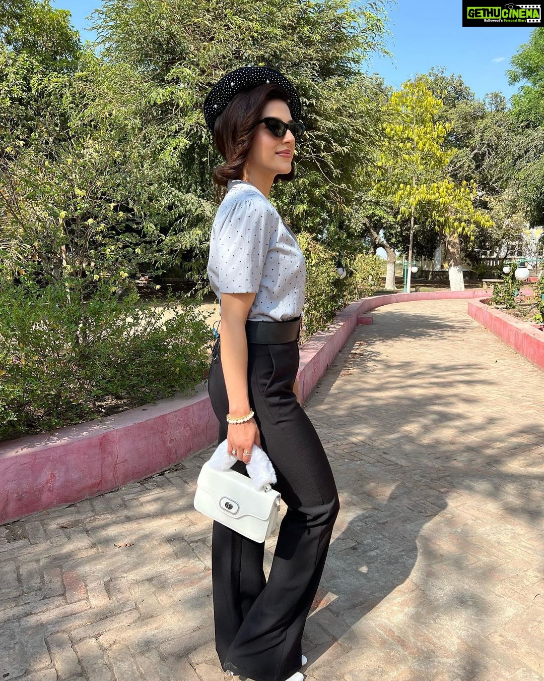 Mehrene Kaur Pirzada Instagram -