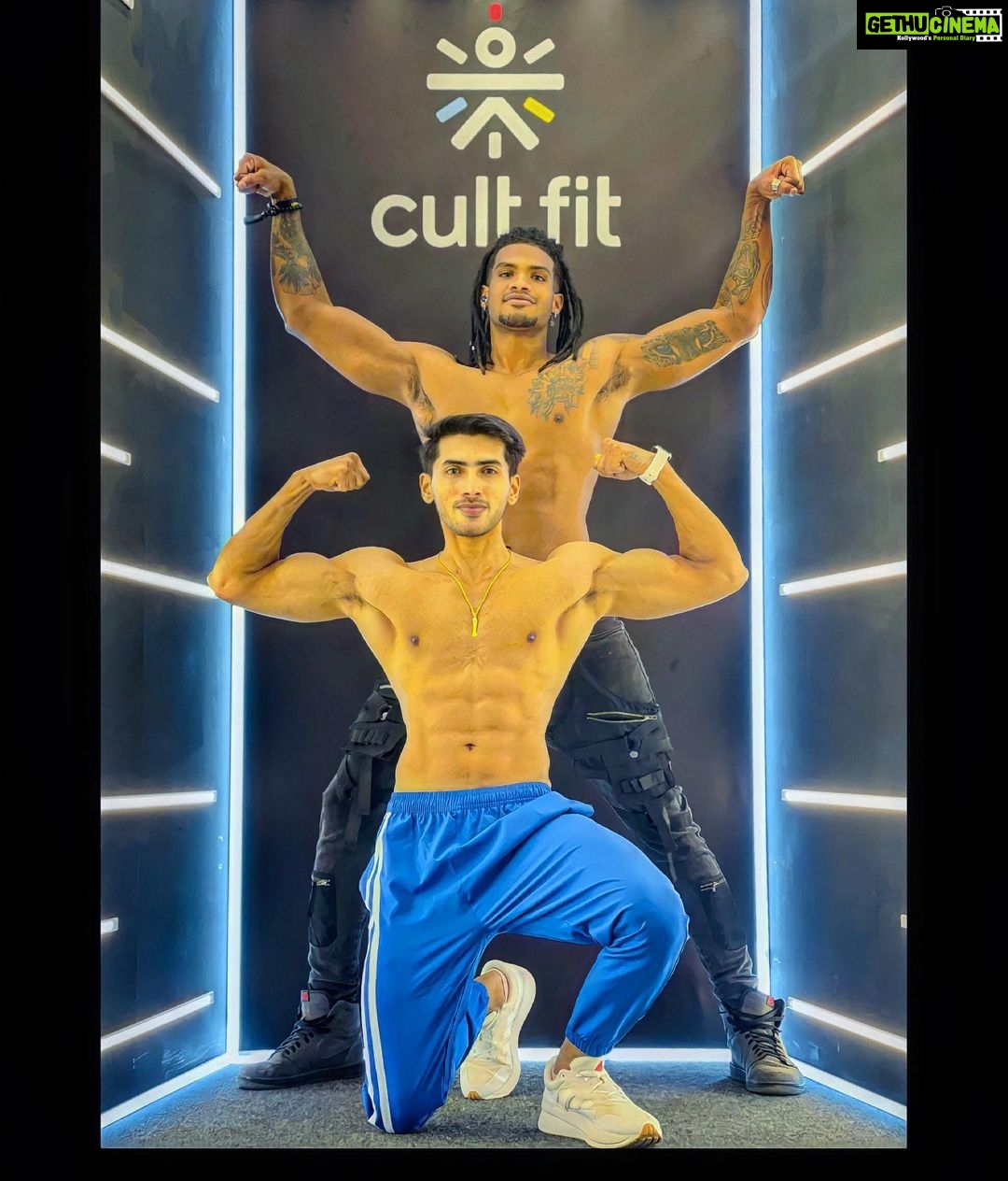 Michael Ajay Instagram - Show time cultfit #cultfit #cult #showtime #cultshow Brand @cultsportindia Show director:@judefelix_offical Models @michaelajayofficial @avinashkrishnappaa #goodvibesonly ✨ #beyourself #ruleyourself #reel #reelsinstagram #fitnesslife #focusonyourself #nevergiveup💪 #instafitfam #fitnessgoal #upgradechallenge #malemodel #motivational #aestheticshots #dieta #strengthtraining #functional #aesthetics #physique #mensphysique #eatclean #healthylifestyle #fitnessgoals #ripped #strong Hilton Hotels Embassy Manyata Bengaluru