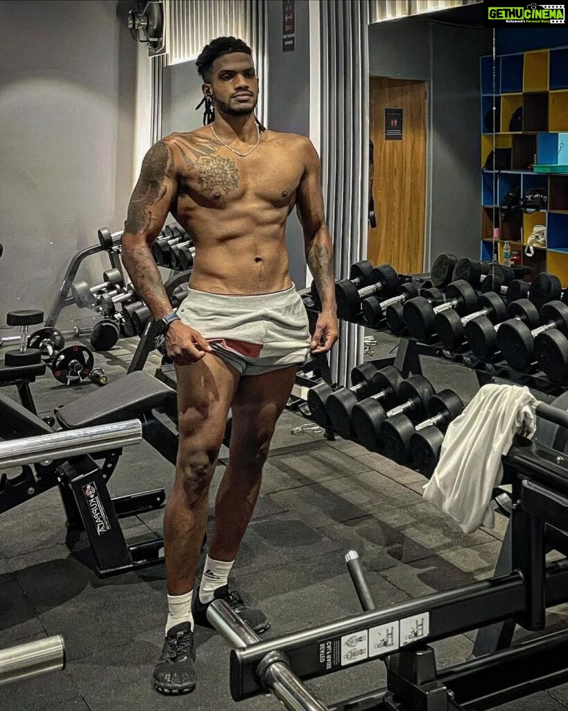Michael Ajay Instagram - Weekend warrior 💪🏾 #michaelajay #aesthetic Zest Fitness Studio Best Gym In HSR Layout