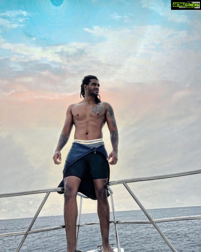 Michael Ajay Instagram - Bro thinks he’s Aquaman. #michaelajay #maldives #diver #scubadiving #calvinklein #sunsets #sea #islandlife Maldives
