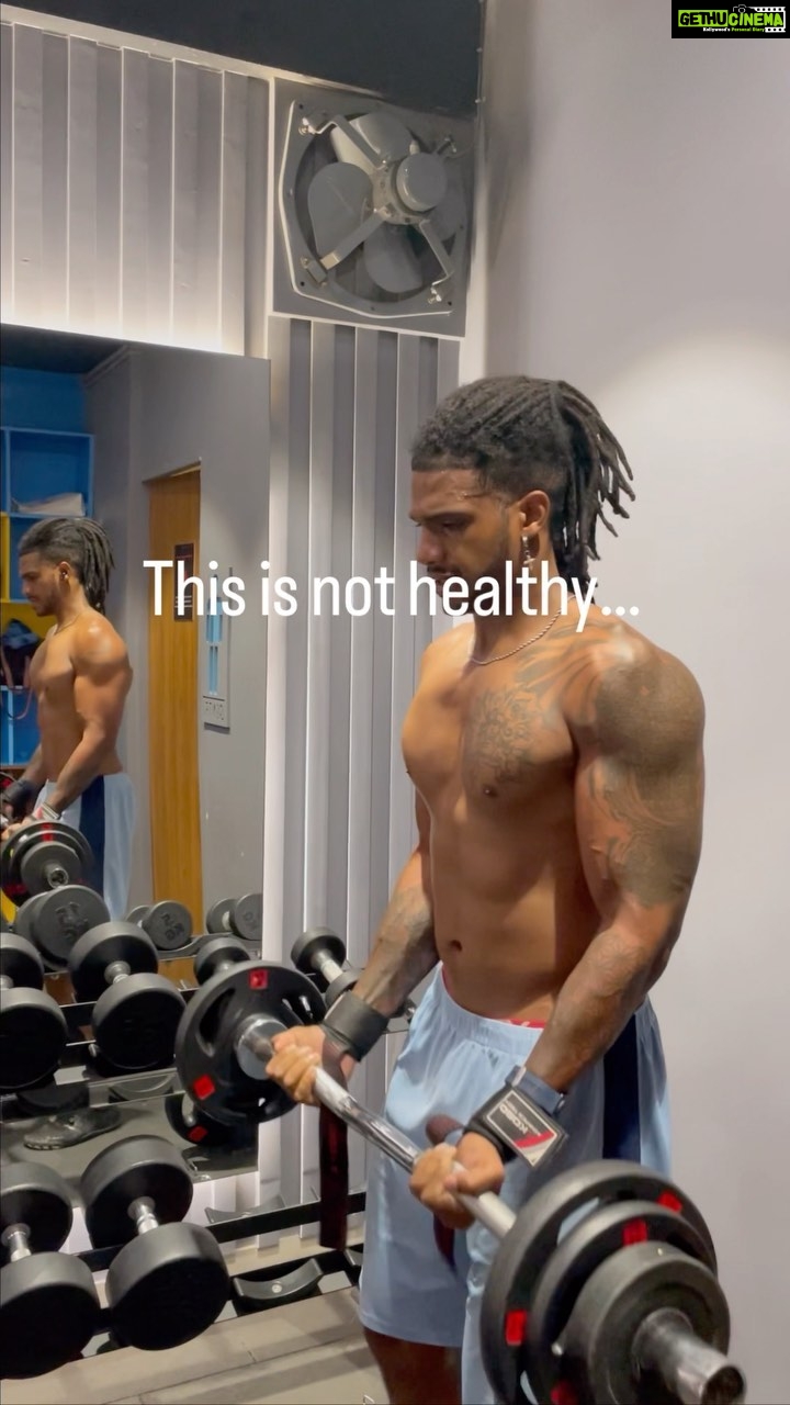 Michael Ajay - 158.9K Likes - Work hard, party harder- BALANCE. Thatās always been my motto. I workout hard so that I can enjoy other aspects of life worry free and look great while doing itšÆ. My social media makes it seem like all I do is workout but lthose who know me know that I party and chill hard.
#michaelajay #mondaymotivation