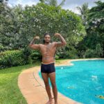 Michael Ajay Instagram - Call me a professional swimmer cos I’m really good at making waves 🌊 #michaelajay #lifestyle #ﬁtness Bangalore, India