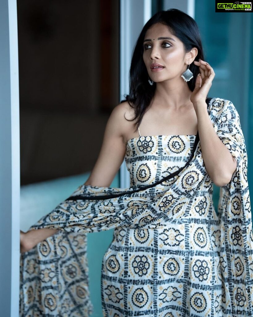 Milana Nagaraj Instagram - Got the desi feeling 🩶 Wearing @kalasthreebytejaswinikranthi Styling : @tejukranthi Assistant styling : @khushi_jagadisha MUA: @makeup_sachin PC: @suhas_sapthagiri