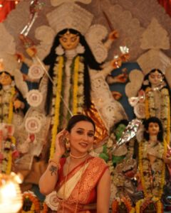 Mimi Chakraborty Instagram - Best time of the year🙏 Pujo Asche…🥰 #durgapuja2023