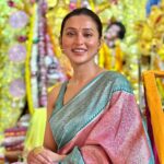 Mimi Chakraborty Instagram – মহা অষ্টমীর আন্তরিক প্রীতি ও শুভেচ্ছা ।
 
Subho Maha Astami🙏
#duggadugga #durgapuja