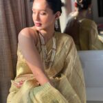 Mimi Chakraborty Instagram – Mom lets drape that saree for you😅😅😅