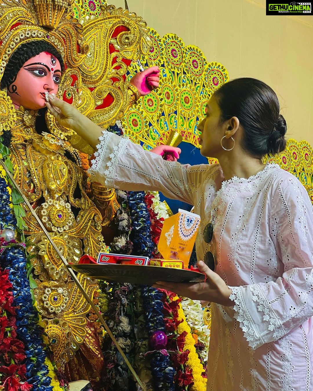 Mimi Chakraborty Instagram - মা তোমার অপেক্ষায় রইলাম 🙏 #subhobijoya