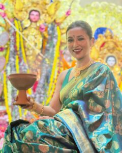 Mimi Chakraborty Instagram - Asche bochor aabr hobe🙏

#subhonabomi #durgapuja