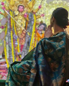 Mimi Chakraborty Instagram - Asche bochor aabr hobe🙏

#subhonabomi #durgapuja