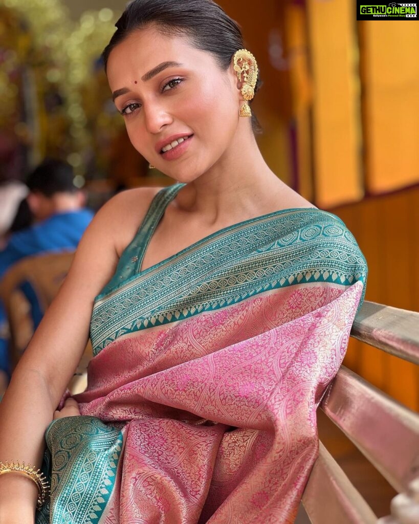 Mimi Chakraborty Instagram - মহা অষ্টমীর আন্তরিক প্রীতি ও শুভেচ্ছা । Subho Maha Astami🙏 #duggadugga #durgapuja