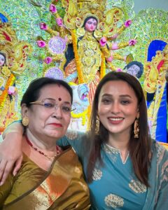 Mimi Chakraborty Instagram - শুভ সপ্তমীর শুভেচ্ছা সবাইকে। 

#durgapuja