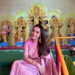 Mimi Chakraborty Instagram – সবাইকে পুজোর অনেক শুভেচ্ছা সবার পুজো খুব ভালো ও আনন্দে কাটুক।

শুভ ষষ্ঠী 🙏🏻❤️

#durgapuja2023 
#durgapuja