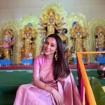 Mimi Chakraborty Instagram - সবাইকে পুজোর অনেক শুভেচ্ছা সবার পুজো খুব ভালো ও আনন্দে কাটুক। শুভ ষষ্ঠী 🙏🏻❤️ #durgapuja2023 #durgapuja