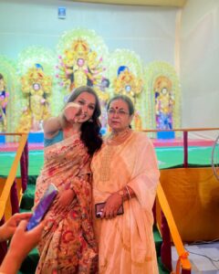 Mimi Chakraborty Instagram - অপেক্ষা শেষ মা এল আমার বাড়ি ।

শুভ শারদীয়া🙏