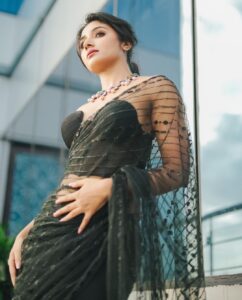 Mirna Menon Instagram - Saree : @bespoke.dhishya 
Blouse : @archana.karthick 
PC : @sk_abhijith 
MUA : @laxmi_saneesh 
Jewellery : @mspinkpantherjewel 
Location : @holidayinn_cochin