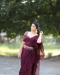 Mirna Menon Instagram - 💞

Styled by @beingstyl
Outfit: @tirabynareshraj
Photography: @sat_narain, @shotsbyuv 
Makeup: @makeupreva
Hair: @thoorigaxnivetha