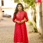Mirna Menon Instagram - Light up your celebrations with the Unlimited looks!🪔✨ Join the festivities in the latest festive collection at your nearest Unlimited store with me!🛍️ @unlimitedstores #Fashion #WesternWear #EthnicWear #Dhanteras #DiwaliFashion #DhanterasFashion #WomensFashion #WomensWear #VmartFashion #LatestCollection