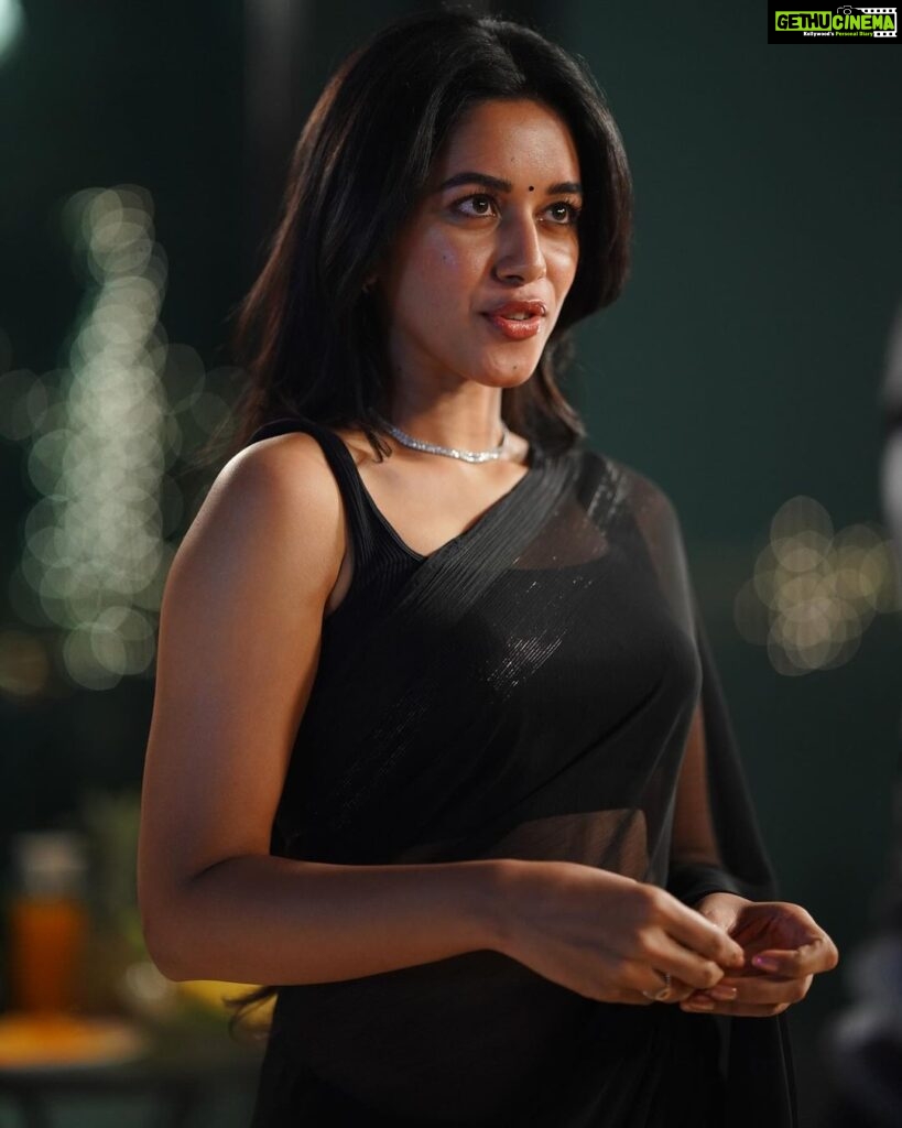 Mirnalini Ravi Instagram - Presenting “Meenakshi” from #MaamaMascheendra 🖤 Go catch her in Theaters from Today ☺️