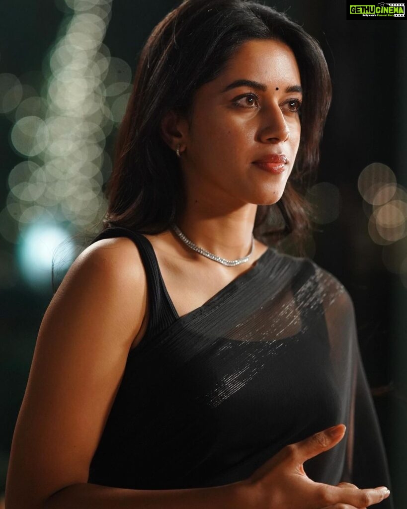 Mirnalini Ravi Instagram - Presenting “Meenakshi” from #MaamaMascheendra 🖤 Go catch her in Theaters from Today ☺️