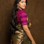 Mirnalini Ravi Instagram - In my Element 🧞‍♀️ Styling - @rashmi_angara Saree - @taneira_sarees Jewellery - @shopriyaaofficial @mangatraijewels Photographer - @_anupphotography