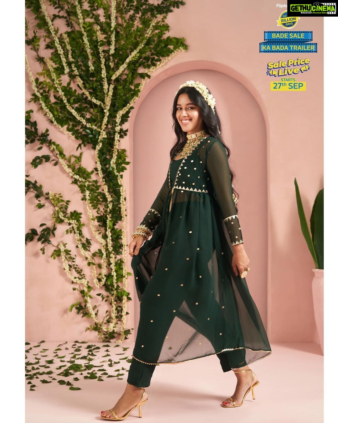 Mirnalini Ravi Instagram - The Big Billion Days are coming soon. Sale prices are already live. Shop sarees, kurtas, sets and more only on Flipkart Fashion. Starting at Rs. 149/- #FlipkartBigBillionDays #SalePriceLive #flipkartfashion #NaamhiKaafiHai @flipkartlifestyle @flipkart @divastri_ethnicwear