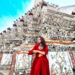 Mitali Mayekar Instagram - Temple of Dawn.❤️‍🔥 . . 📸 @kat.kristian ♥️ Styled by @shivanipatil_ 🌸 Outfit @aaprolabel @gateway.pr @goldcoastfilmsofficial #candyland #pattaya #pattayathailand #explore #goldcoastfilms #goldcoastfilmsofficial #thailand #travellersoul Wat Arun (Temple Of Dawn), Bangkok