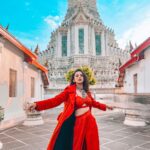 Mitali Mayekar Instagram - ❤️‍🔥❤️‍🔥❤️‍🔥 . . 📸 @kat.kristian ♥️ Styled by @shivanipatil_ 🌸 Outfit @aaprolabel @gateway.pr @goldcoastfilmsofficial #candyland #pattaya #pattayathailand #explore #goldcoastfilms #goldcoastfilmsofficial #thailand #travellersoul Wat Arun (Temple Of Dawn), Bangkok