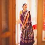 Mitali Mayekar Instagram - The ‘let’s dress up’ season is coming up and I can’t keep calm.❤️🌸 Saree- @zartaricouture Jewellery- @silvoguebyranka #marathimulgi #festiveseason #diwalionmymind
