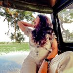 Mitali Mayekar Instagram - My happy place, forever and always.🌸❤️ Missed you terribly on this safari in Sri Lanka @sidchandekar @aranyamie_wilderness.safaris @devendra.gogate @ameya791 🥰 . . @destination_srilanka @goldcoastfilmsofficial Wearing @fancypastelsindia #jungle #junglesafari #wildlife #srilanka #yalanationalparksafari #solace Yala National Park