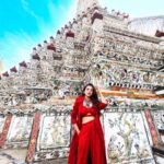 Mitali Mayekar Instagram - Temple of Dawn.❤️‍🔥 . . 📸 @kat.kristian ♥️ Styled by @shivanipatil_ 🌸 Outfit @aaprolabel @gateway.pr @goldcoastfilmsofficial #candyland #pattaya #pattayathailand #explore #goldcoastfilms #goldcoastfilmsofficial #thailand #travellersoul Wat Arun (Temple Of Dawn), Bangkok
