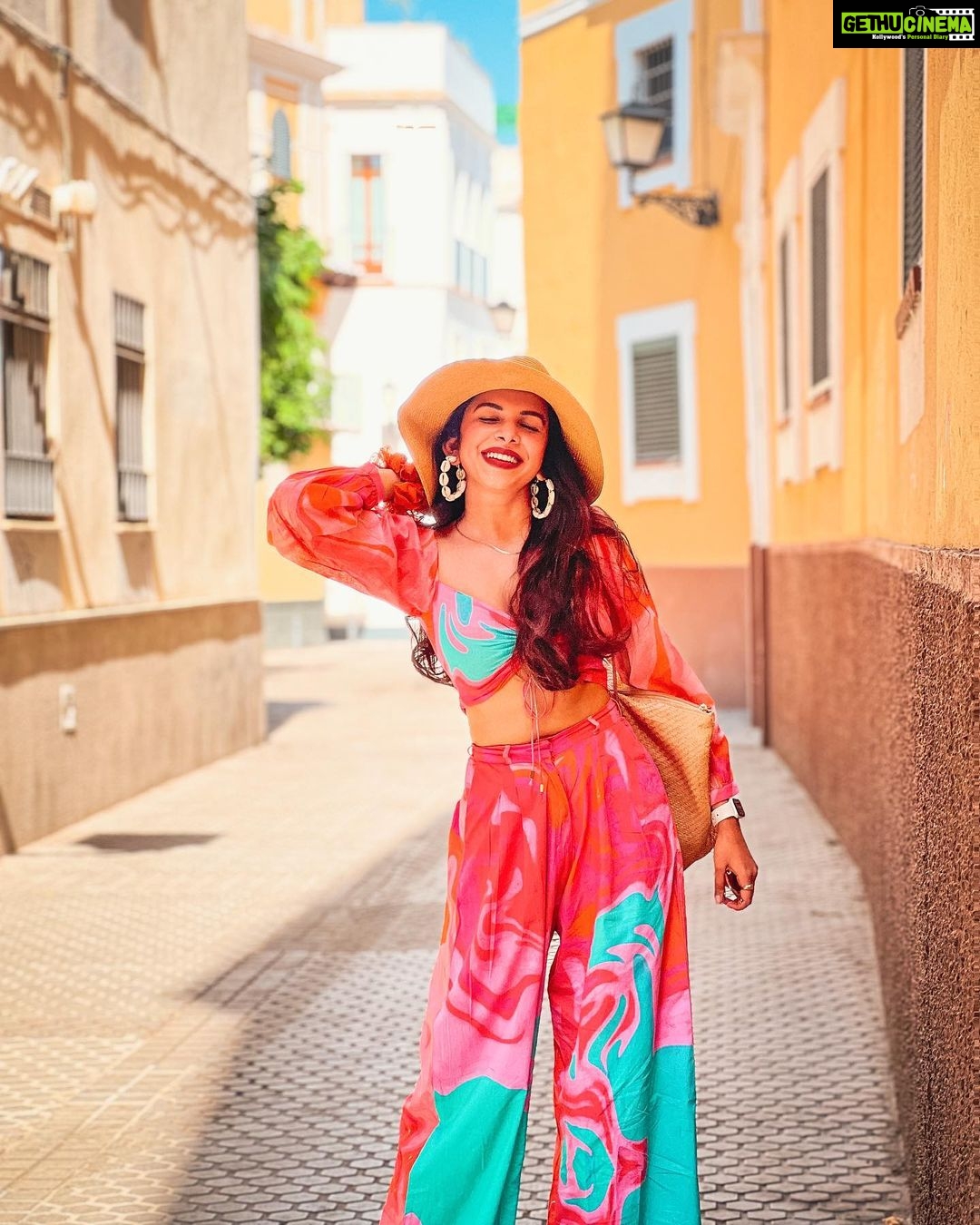Mitali Mayekar Instagram - Love affair with small lanes.♥️🌸 📸 @sidchandekar Styled by @shivanipatil_ Outfit @trazenie @tlmconsultancy #spain #españa #vacayvibes #tinypanda #explore #europe #europetrip Seville, Espana