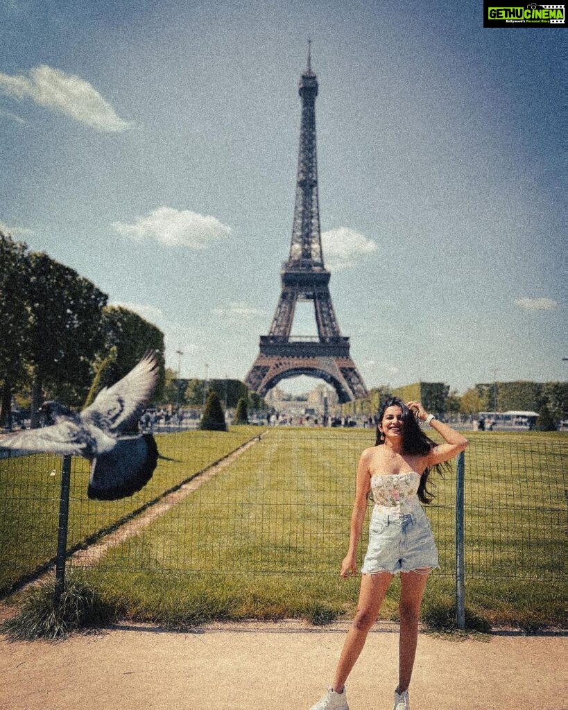 Mitali Mayekar Instagram - A postcard from Paris.♥️ 📸 @sidchandekar #paris #france #eiffeltower #dreamcometrue #tinypanda #vacayvibes #travelbug Eiffel Tower, Paris, France