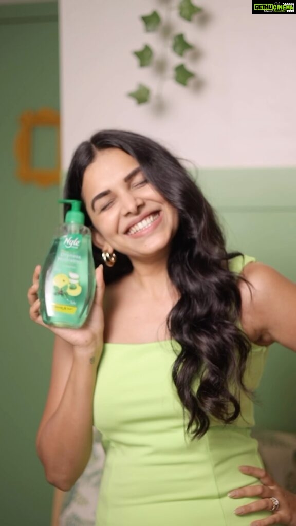 Mitali Mayekar Instagram - Say goodbye to dryness with Nyle Naturals Dryness Hydration shampoo! 🌿 Experience the gentle care it provides as I use it daily for soft and hydrated locks. Highly recommended! No harsh chemicals or parabens and enriched with natural goodness. 💚 #GentleHairCare #HydrateYourLocks #nylenaturals