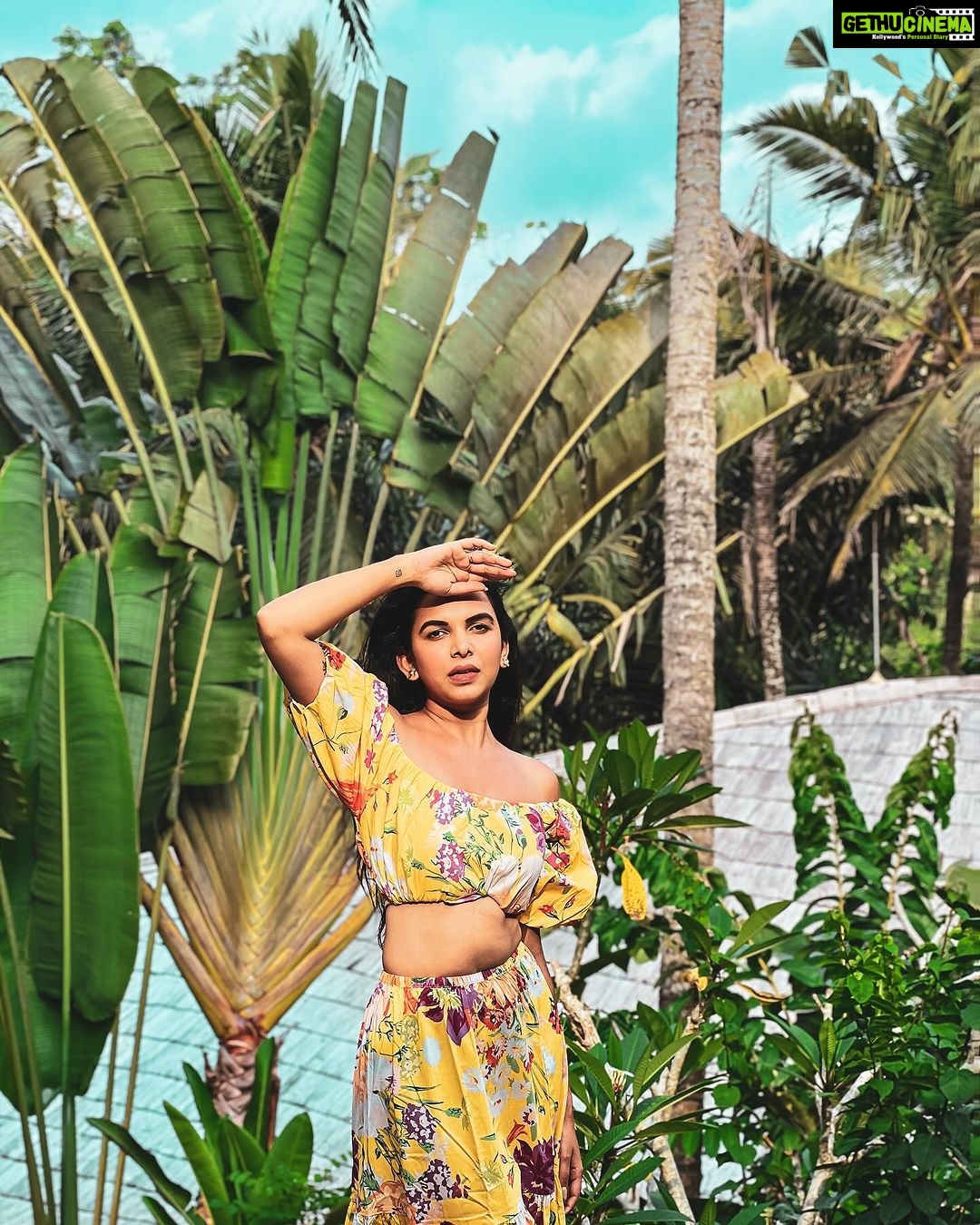 Mitali Mayekar Instagram - Flying in a dream, stars by the pocketful.🌸 @aurahousebali Aura House Bali