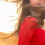Mitali Mayekar Instagram - इश्क़ सूफ़ियाना.🥀 . . Amazingly shot by @sidchandekar Styled by @shivanipatil_ #dubai #dubaitrip #desertsafari #desert #klooktravel Dubai
