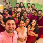 Mitali Mayekar Instagram - A sparkly night at Chandekars.✨🧿 All about some fun, some gup, some dance and lots of love. Happy Diwali to all of you.❤️🌸✨ #diwali23 #diwaliparty #diwaliparty2023 Mumbai, Maharashtra