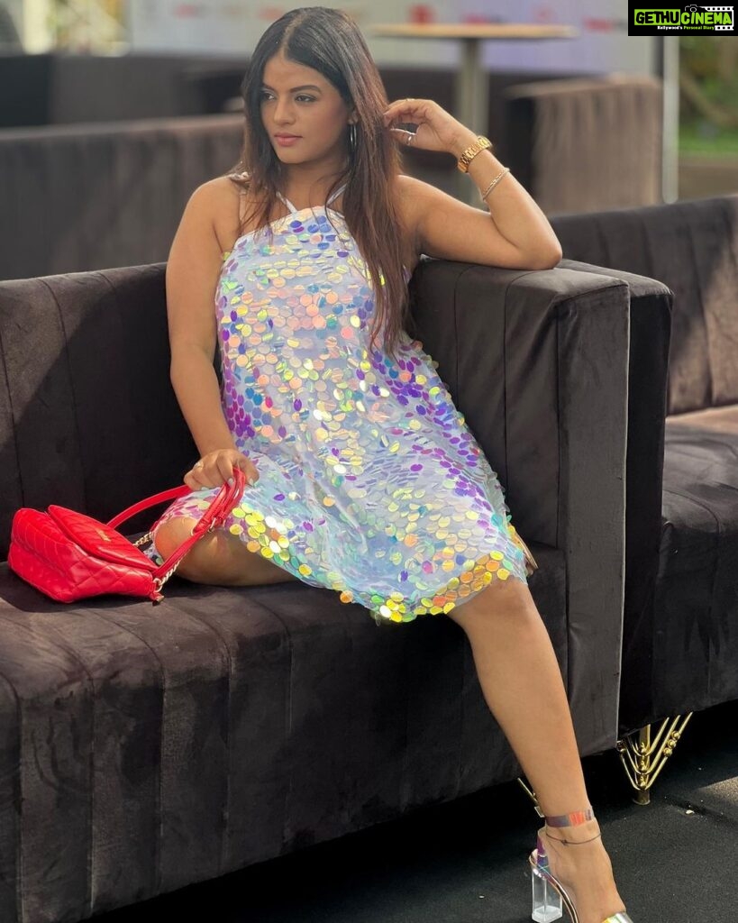 Mitali Nag Instagram - Am I looking like a WAOOOO…? 😉 ♥ . . Outfit @athenalifestyle.in Stylist @rimadidthat Outfit PR @mediatribein Mitaali Nag, fashion, Indian actress, Afsar Bitiya, content idea, collab, dusky St. Regis Hotel