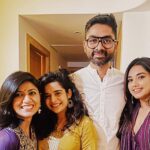 Mithila Palkar Instagram - I’m so grateful to have all these people in my life! I truly, truly lucked out with this chosen family of mine! These twinkling stars made the first Diwali in my home the brightest!✨ @sarangsathaye mentioned that it would only be apt for me to host a musical evening to celebrate my special first. I promptly lapped the idea up and put together a room of people who ended up making this evening purely magical. Most aren’t in the photos, some I even forgot to click a photo with but I will be revelling in the memory of this night and the gratitude I felt because of it, for a long, long time. Hope you all had a blessed, peaceful Diwali! 🪔✨