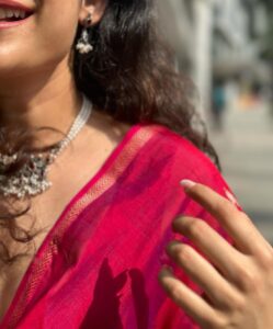 Mithila Palkar Instagram - पहिली दिवाळी 🏠✨

Happy Diwali, everyone! Here’s wishing you the brightest and loveliest year! Be safe ♥️

Saree @sawenchi 
Jewellery @houseofaadyaa